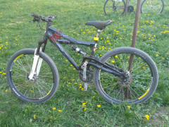 JC Bicycle čierny horský 
